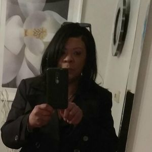 Meet your Posher, Gloria